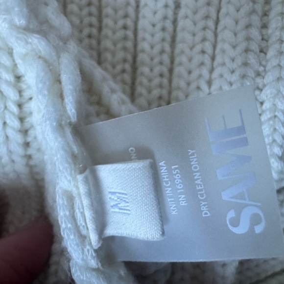 Same Los Angeles Ribbed Cream Turtleneck Sweater - Picture 4 of 5